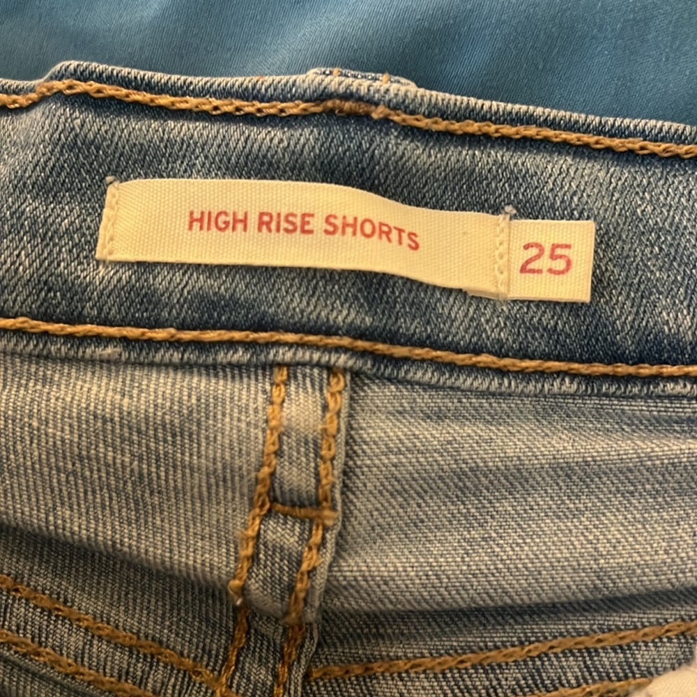 Levi’s Tribeca High Rise Denim Shorts - Picture 3 of 4